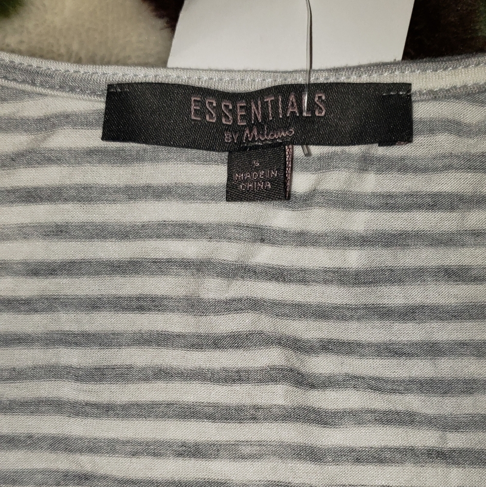 Essentials by Milano - Picture 3 of 3